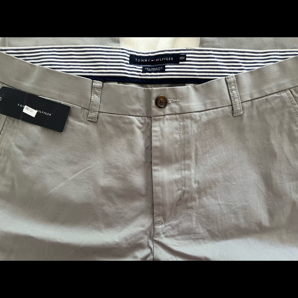 New Tommy Hilfiger flat front chino mens 36 inseam 32